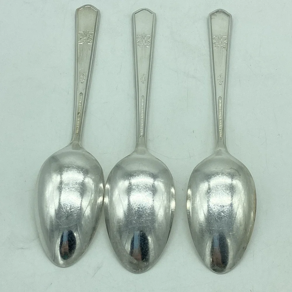 Oneida SILVER ROSE Silverplate SL&GH Rogers Flatware Set Of 11 Teaspoons Antique